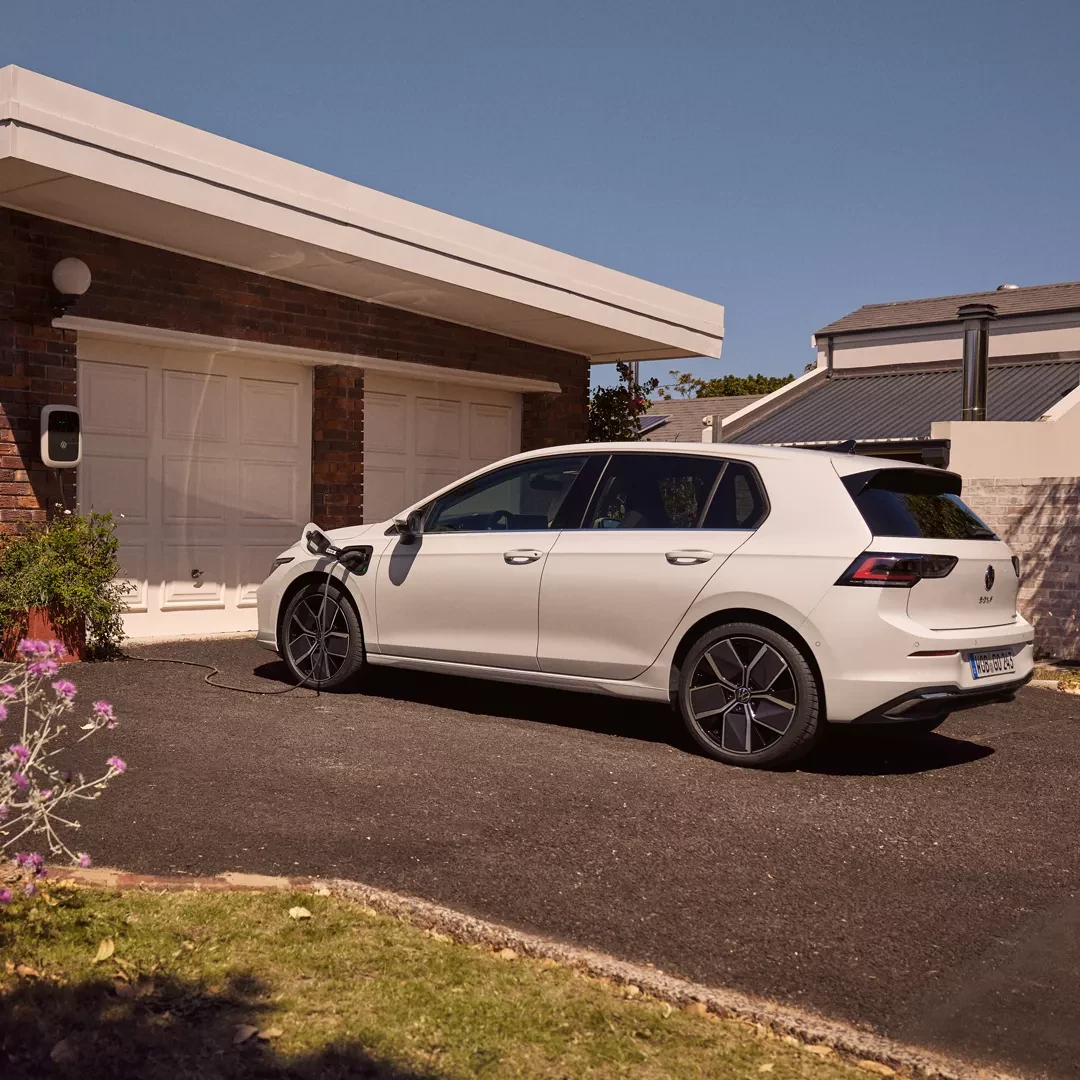 GL6263 Golf Wallbox Charging 1 1