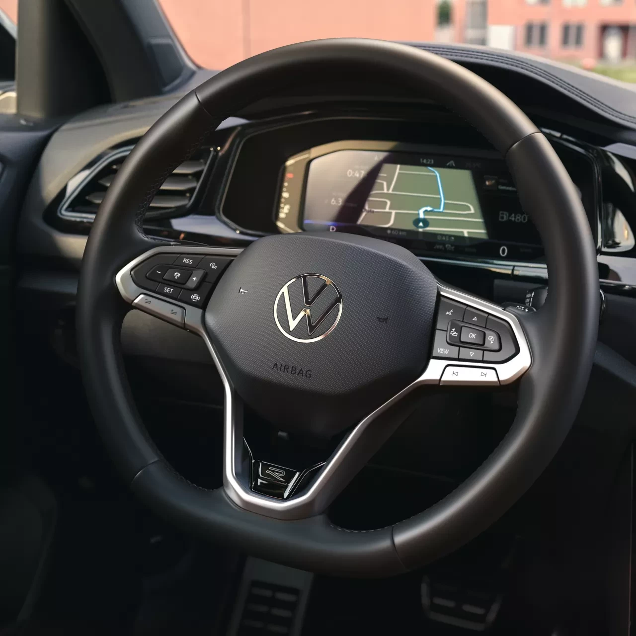 T Roc R Line TC1135 4K