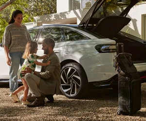 IC0614 Id7 Exterior Luggage Emotion